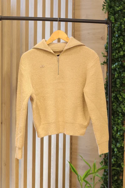 SWEATER EVALI