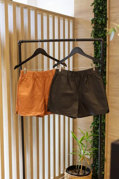 SHORT LEOA