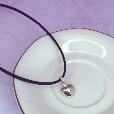 Choker gamuza corazon negro JB