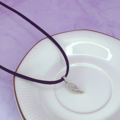 Choker gamuza negro ala de angel JB