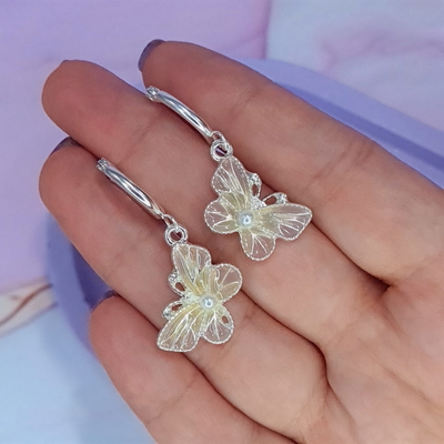 Aros argolla Mariposa beige perla AB