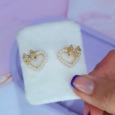 Aros pasante corazon mini perlas dorado AQ