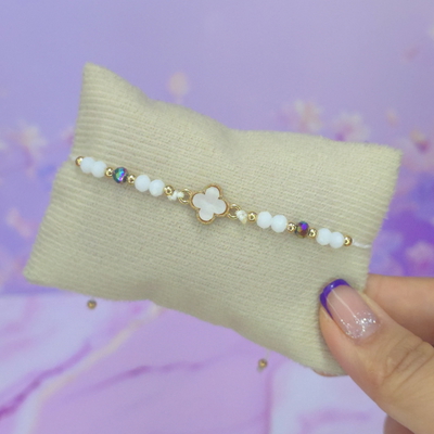 Pulsera regulable trebol blanco M1