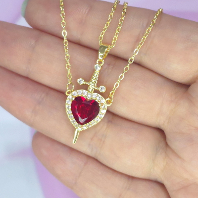 Collar Doble Corazon Rubi + Daga  AD