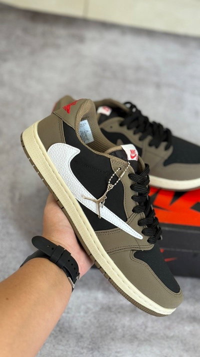Nike travis scott mocha