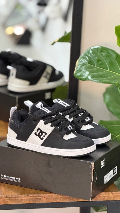 Dc Shoes negra con blanco