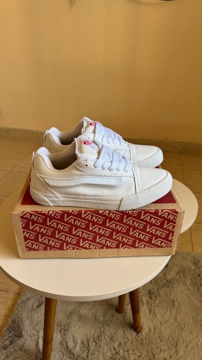 Vans knu blanca de cuerina