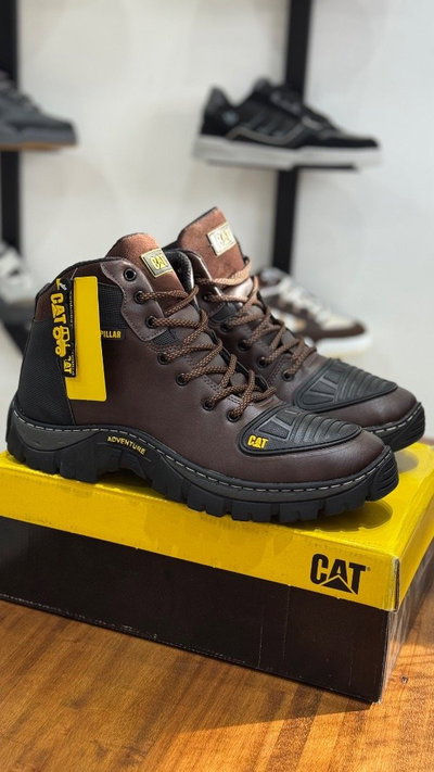 Borcegos cat marron oscuro