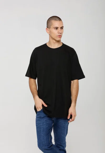 Remera Over Negra Valker