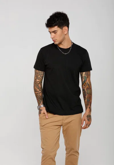 Remera Basica Regular Valker Negra
