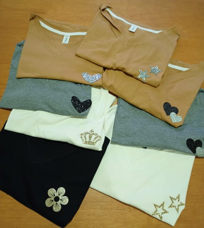 REMERAS PRINCESS CON APLIQUES