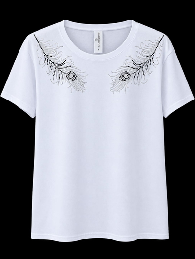 REMERA BLANCA CON DISEÑO DE APLIQUES