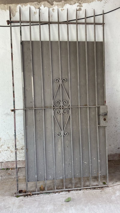 Puerta de reja (incluye cerradura) 2.1x1.1
