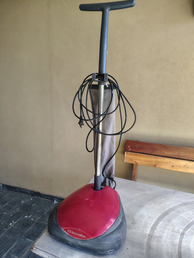 Lustraspiradora Electrolux Bordó B214