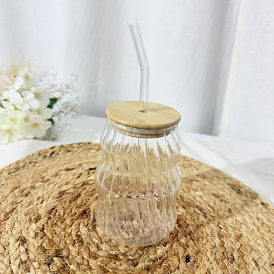 VASO DE VIDRIO CON BOMBILLA CURVA