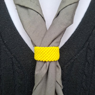 Pasapañuelo amarillo