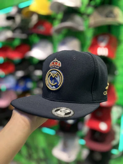 GORRA PLANA CERRADA REAL MADRID Azul