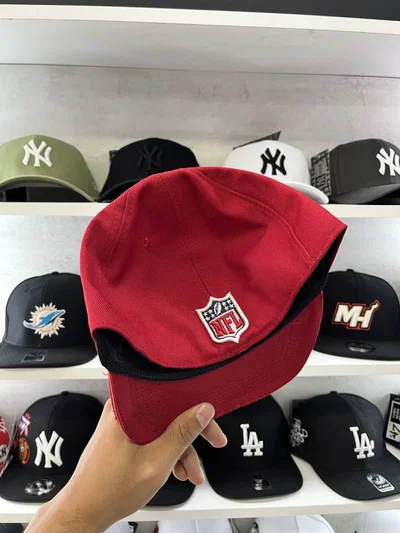 GORRA SF PLANA CERRADA rojo