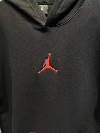 BUZO JORDAN LOGO Negro con rojo