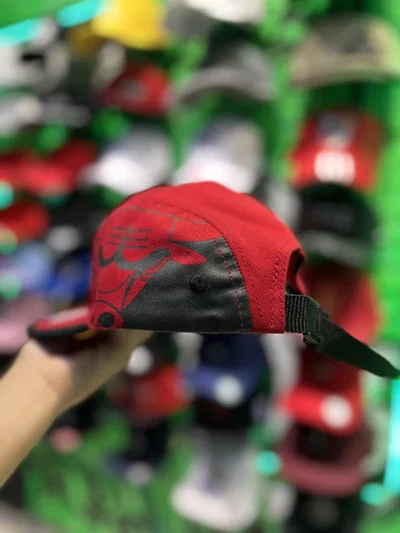 GORRA PLANA CHICAGO BULLS Roja
