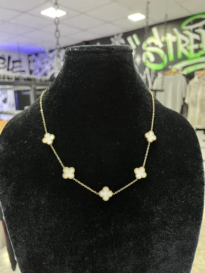 CADENA TREBOL Blanca