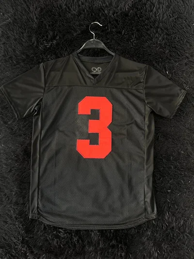 CAMISETA NFL 3 Negra con rojo