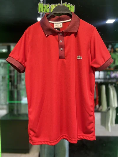 CHOMBA LACOSTE CUELLO COMBINADO Roja con bordo