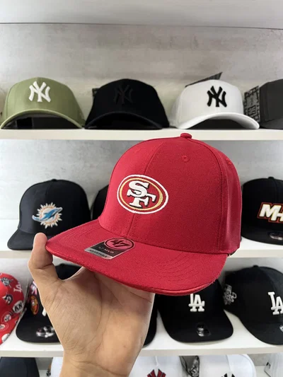 GORRA SF PLANA CERRADA rojo