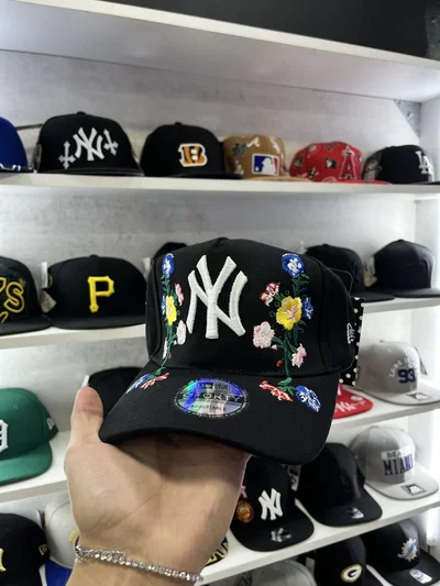 GORRA NY FLORES Negro