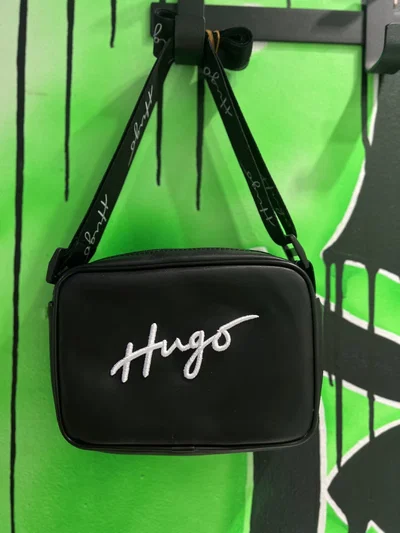 BANDOLERA HUGO CUERO Negra