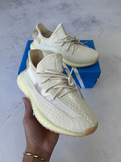 ZAPATILLAS YEEZY 350 Crema