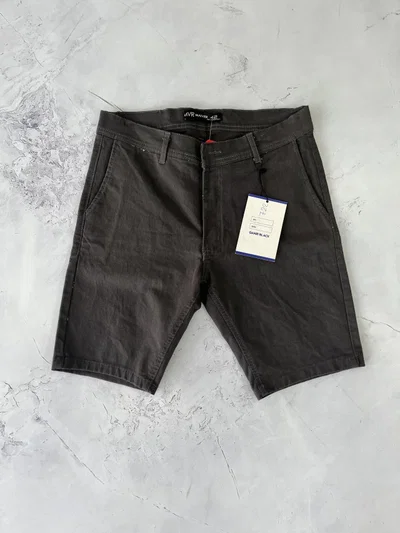 BERMUDA CORTE CHINO Gris