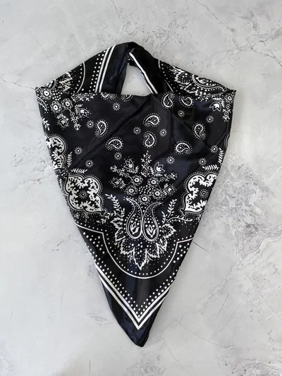 PAÑUELOS FLORES Negro