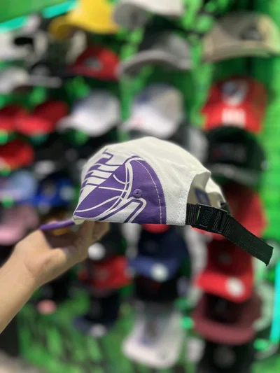GORRA PLANA LAKERS Blanca