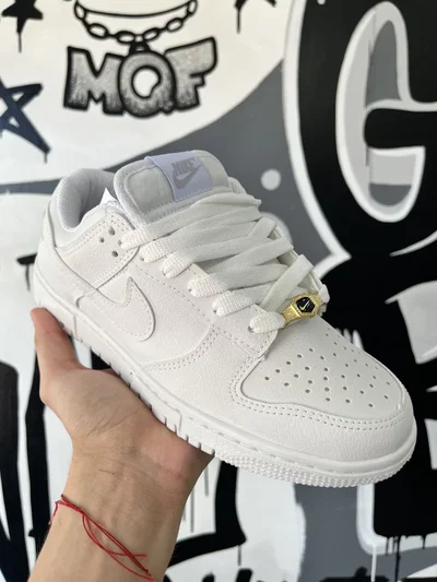 ZAPATILLAS SB DUNK LOW Blanca