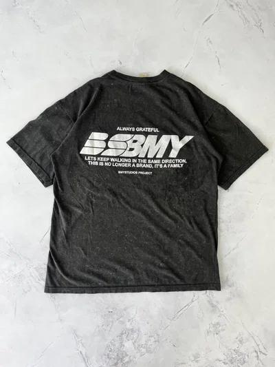 REMERA BYM STUDIOS Gris oscuro