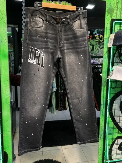 JEANS RECTO AMIRI LOGO Gris