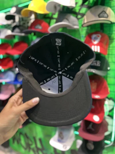 GORRA PLANA CERRADA REAL MADRID Azul