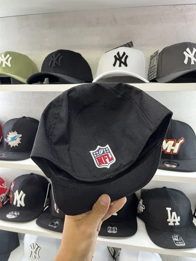 GORRA BOSTON PLANA CERRADA negro