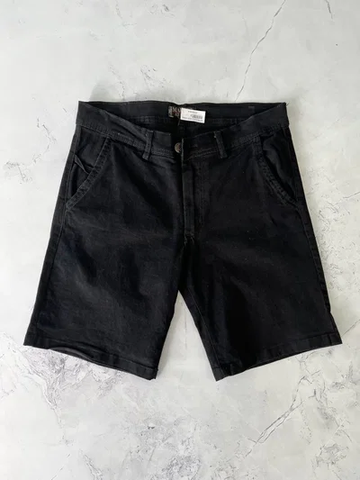 BERMUDA CORTE CHINO Negra