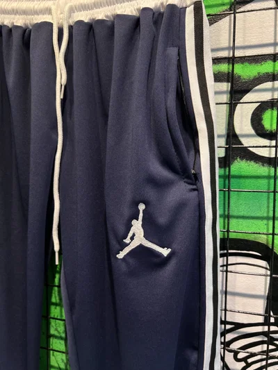 JOGGING JORDAN FRANJA Azul con negro