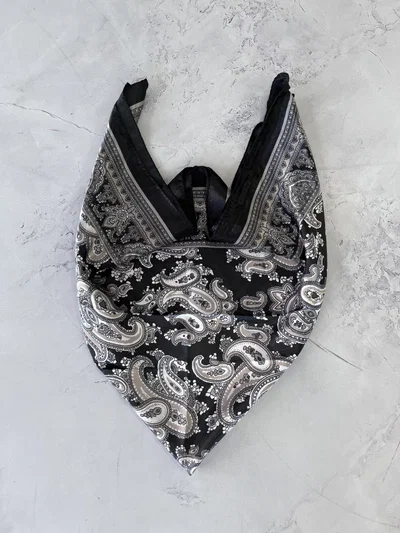 PAÑUELO CUADRADO Negro c Blanco