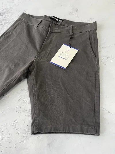 BERMUDA CORTE CHINO Gris