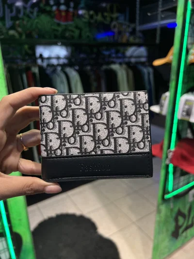 BILLETERA DIOR Negra con blanca