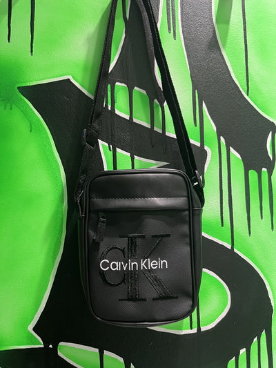 MORRAL CUERO CK Negro