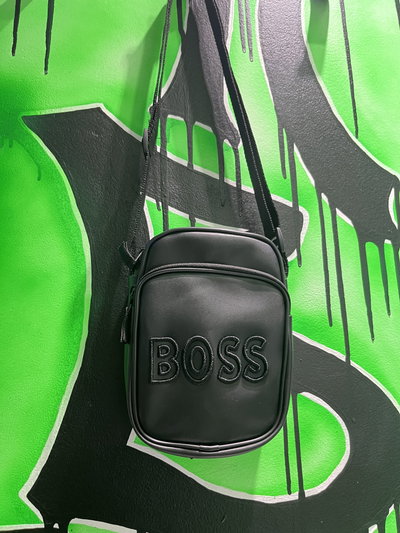 MORRAL CUERO BOSS Negro