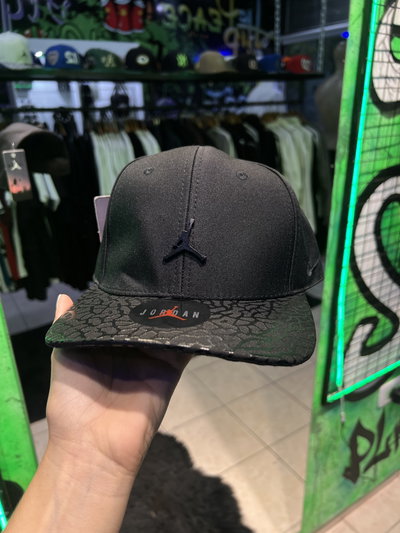 GORRA PLANA JORDAN CHAPITA PRO Negra