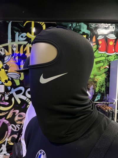PASAMONTAÑAS NIKE Negro