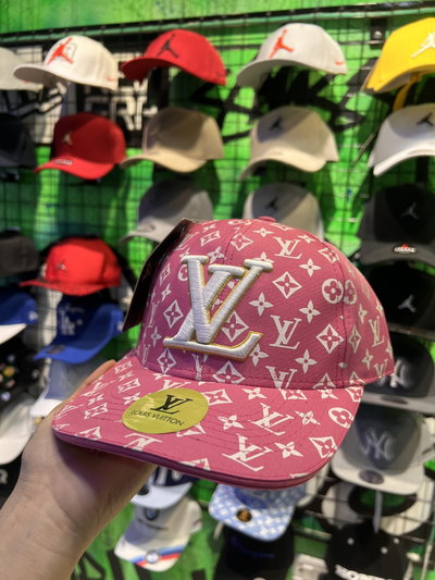 GORRA LV Rosada