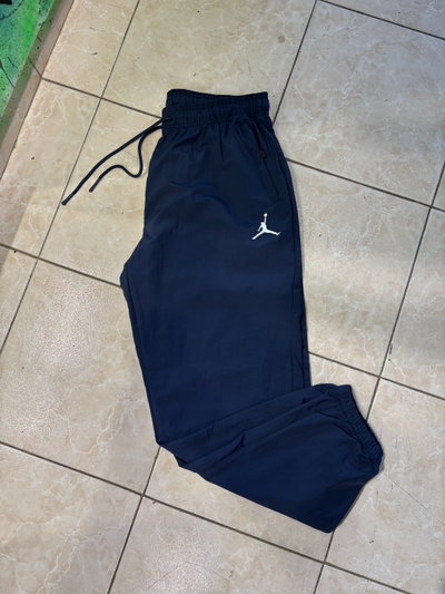 CONJUNTO ROMPEVIENTO JORDAN Azul
